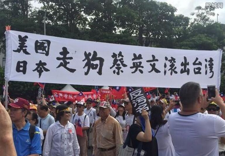 蔡英文面對(duì)抗議風(fēng)暴該如何“突圍”？
