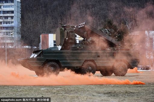 俄羅斯軍事演練展現(xiàn)神勇技能 紀念海軍步兵建軍311年