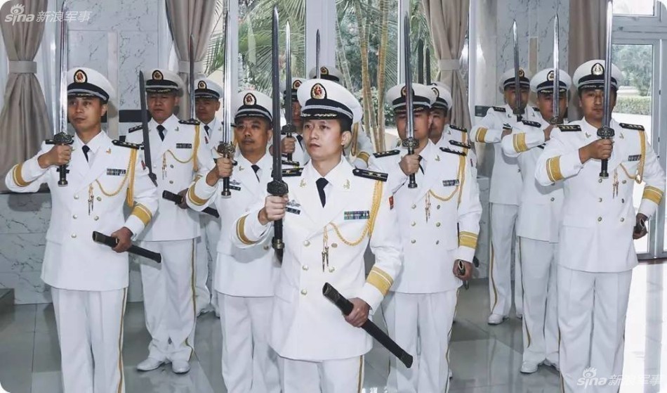 紀(jì)念3.14海戰(zhàn)：中國海軍艦長政委開始佩長劍了