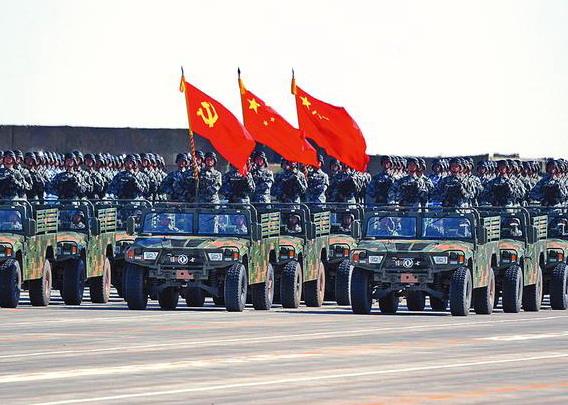 點(diǎn)兵朱日和  三軍齊亮劍