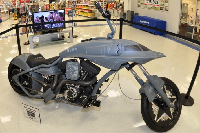 B-2隱型轟炸機(jī)變身超級(jí)摩托車