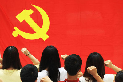 深刻反思：青年學(xué)生到底為什么入黨？