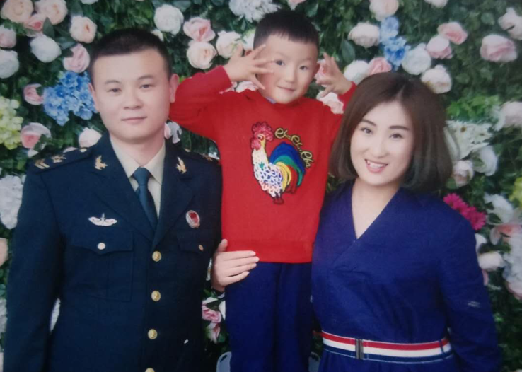 又是軍人！火箭軍戰(zhàn)士探親途中勇救落水老人！