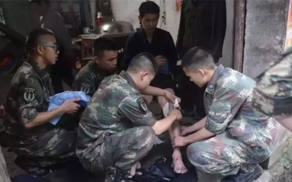 軍人憑什么優(yōu)先？答：和平時代里，世界最忙碌的人是“中國軍人”