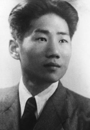 毛岸英上朝鮮戰(zhàn)場(chǎng)是為了鍍金？用“蔣經(jīng)國模式”戳破謠言！