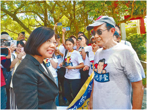 馬英九向“臺獨”猛烈開炮，他在和蔡英文“演雙簧”？