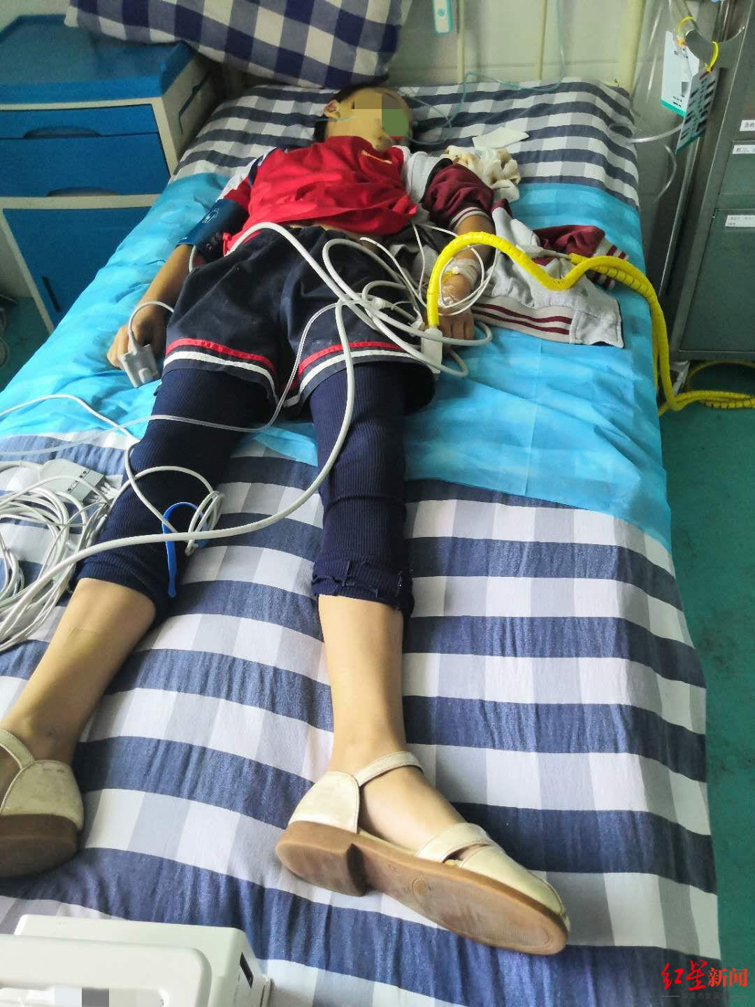 四川一家長稱孩子被老師體罰后身亡：因做錯題被揪耳朵打腦袋