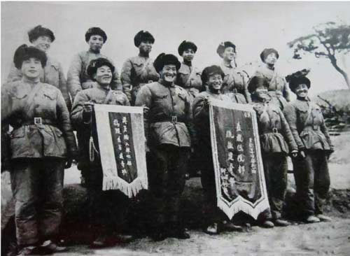 白晝，志愿軍于敵陣前捕俘
