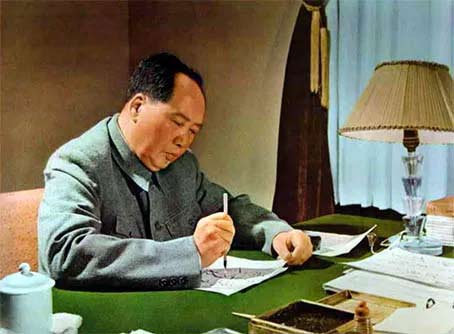 毛澤東一生與屈原心靈相通，共和國(guó)內(nèi)外交困時(shí)期的一首七絕·屈原，成為毛澤東斗爭(zhēng)精神的豪邁宣誓