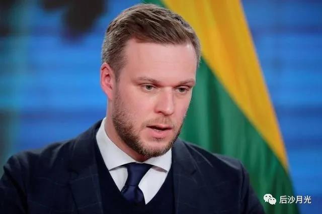 祖父反蘇，孫子反華！一個小國，兩條美狗