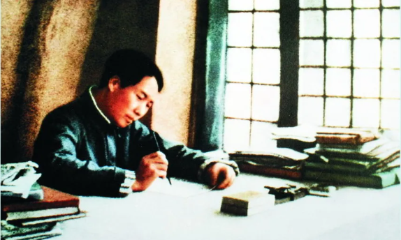 廣為國內(nèi)文丐詆毀的《論持久戰(zhàn)》在國際上收獲了怎樣的評價？
