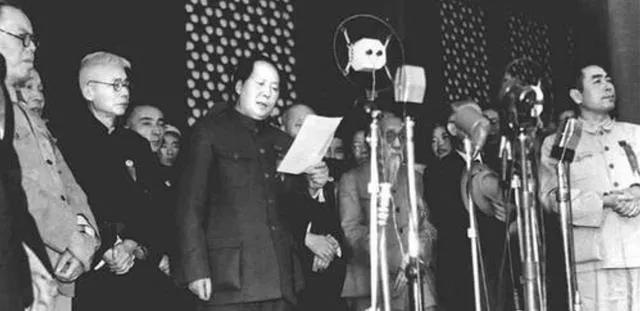 百年來我們黨依靠這個與生俱來的特質(zhì)，披荊斬棘，無往不勝！
