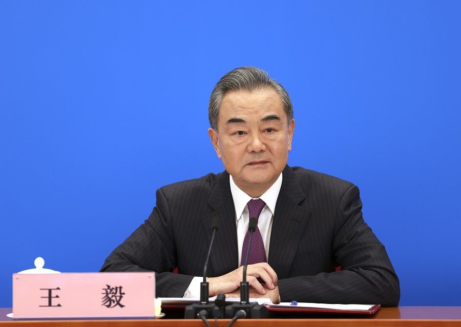 王毅：不存在唯我獨(dú)尊、高人一等的民主