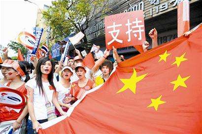 大學(xué)生理性愛(ài)國(guó)要懂政治