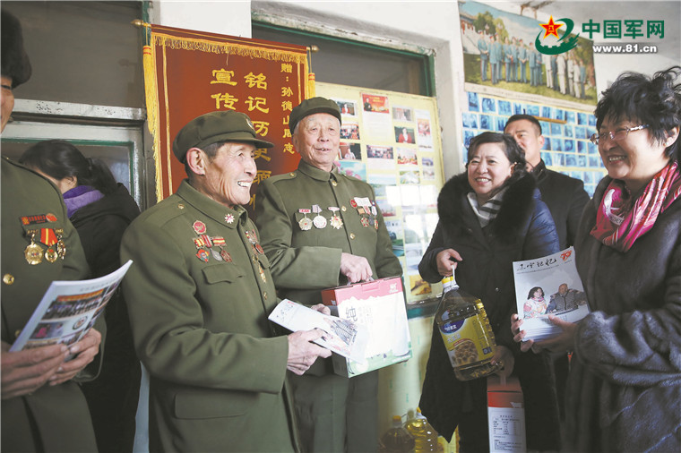 擁軍人的幸?！獜囊率匙⌒懈形蜻|寧省愛國擁軍模范李淑芳的精神境界