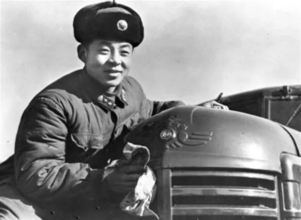 60多年前，這個年輕人曾這樣叩問內(nèi)心：你，為未來帶來了什么？