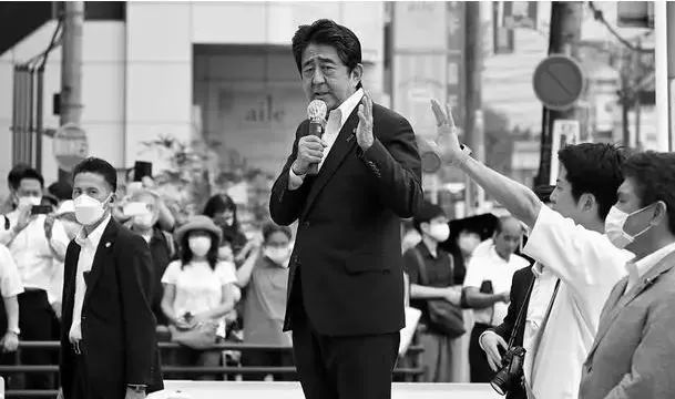 安倍是怎么死的？