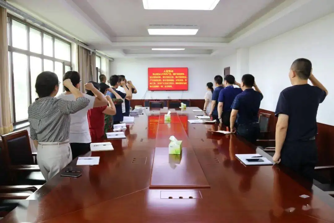 從嚴教育管理監(jiān)督護航年輕干部健康成長