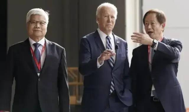 美國正在“窮臺”！
