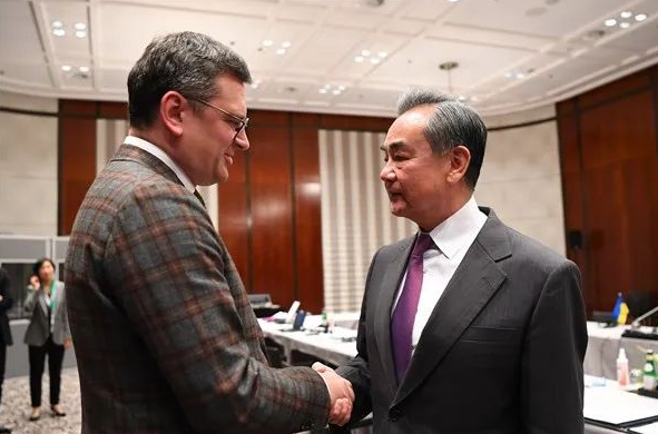 這次慕尼黑的特殊會見，釋放了三個不尋常的信號