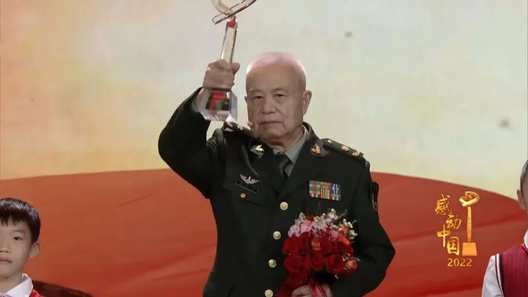 他，又捐了100萬！
