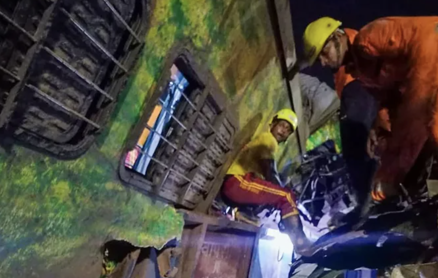 印度火車，美國(guó)鐵軌，殊途同歸