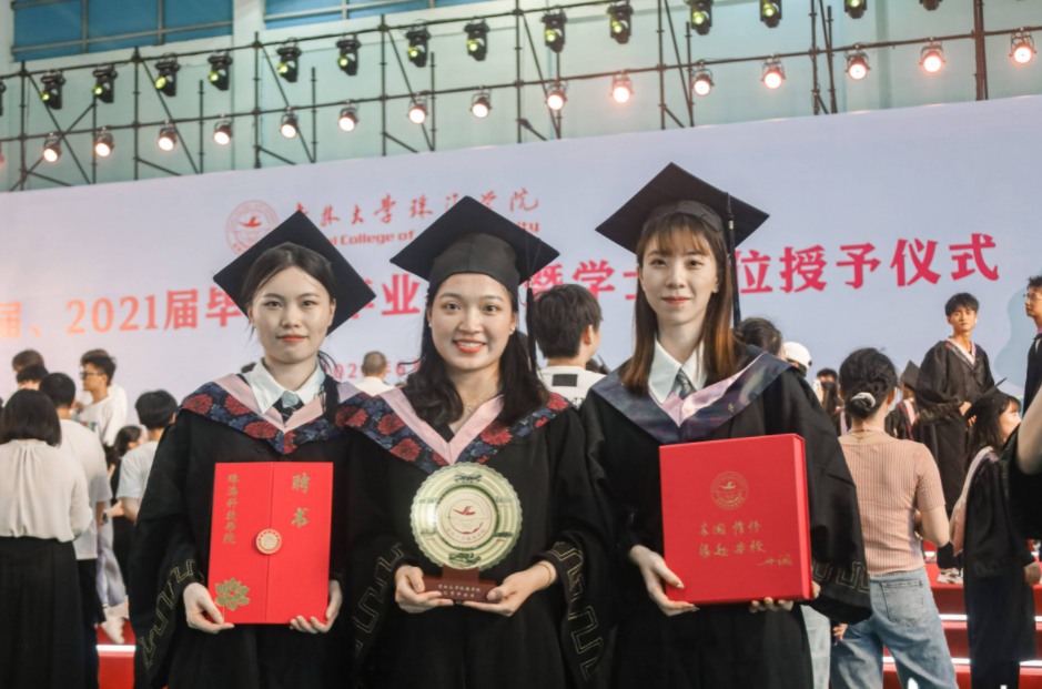 重啟畢業(yè)典禮，這種被惦記的感覺，真好！