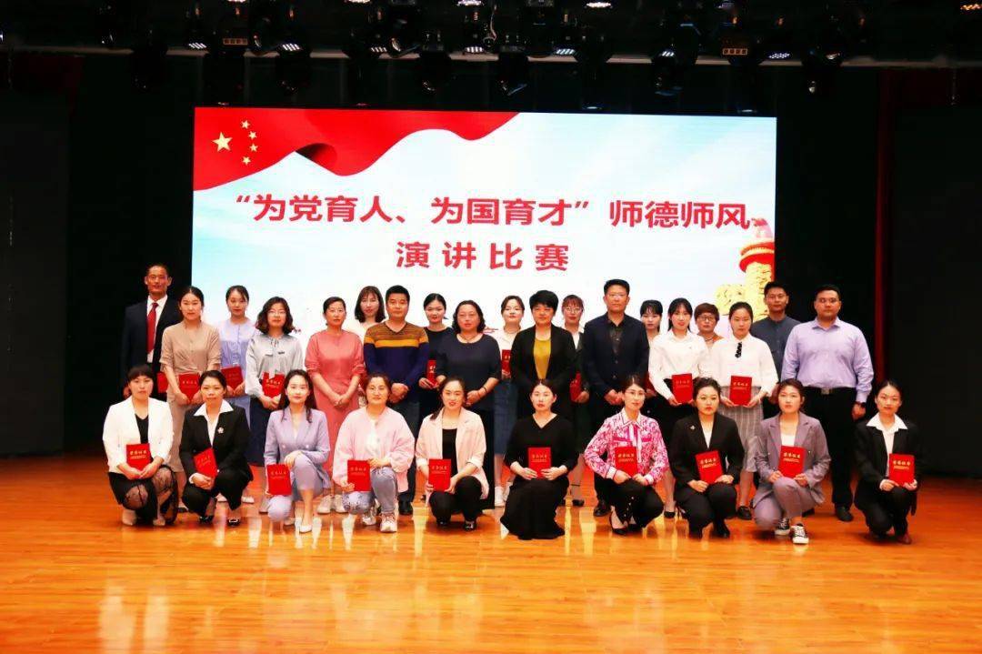 以文潤心，提升文化的育人功能