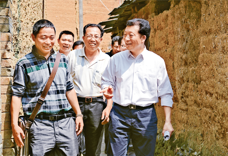 @年輕干部，在人生之夏感悟成長(zhǎng)之道
