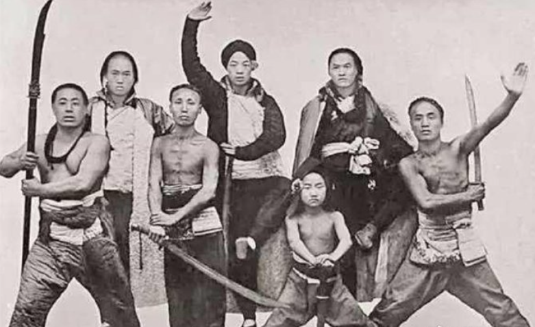 勸君少罵“義和團”