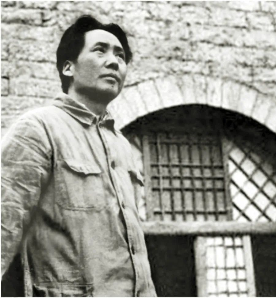 毛澤東以坦蕩寬廣的胸懷用人待人，重用博古，團結(jié)凱豐，善待王明