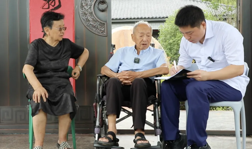 當(dāng)年那群頭頂紅星的少年，如今過得怎么樣了？